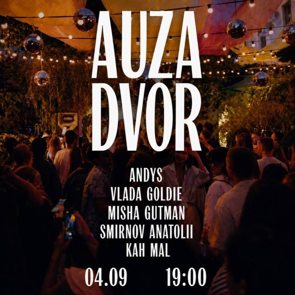 Auza Dvor